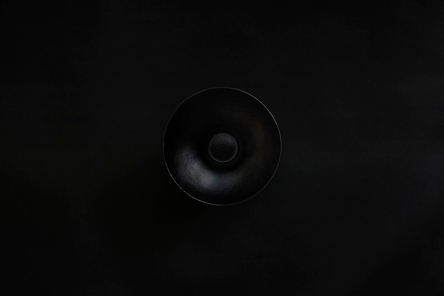 Coupelle en papier laquée en noir