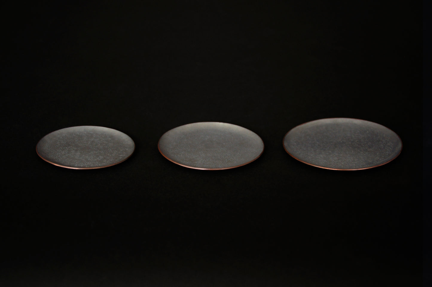 Petite assiette en cuivre - artisanat japonais - Ogata PARIS