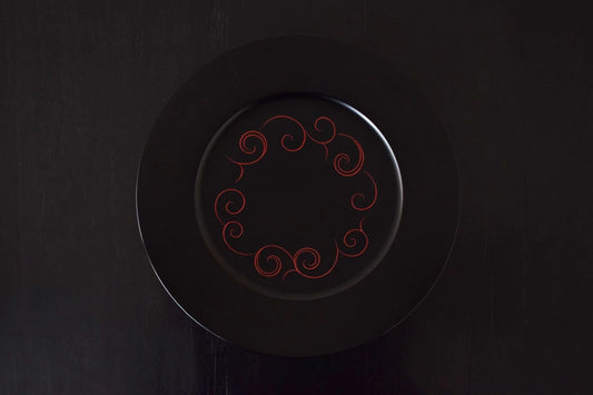 Plat noir Karakusa