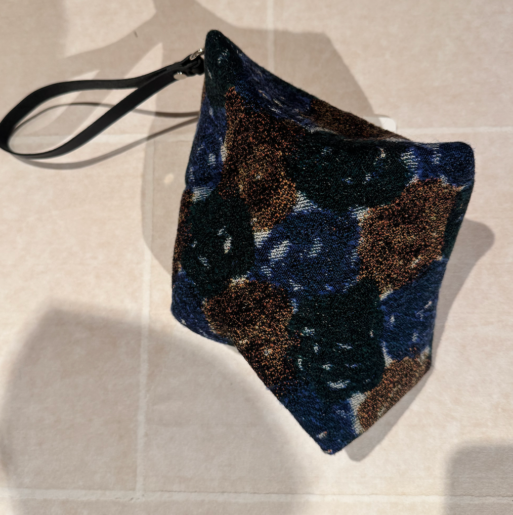 Kune_pouch glass flower BLMX