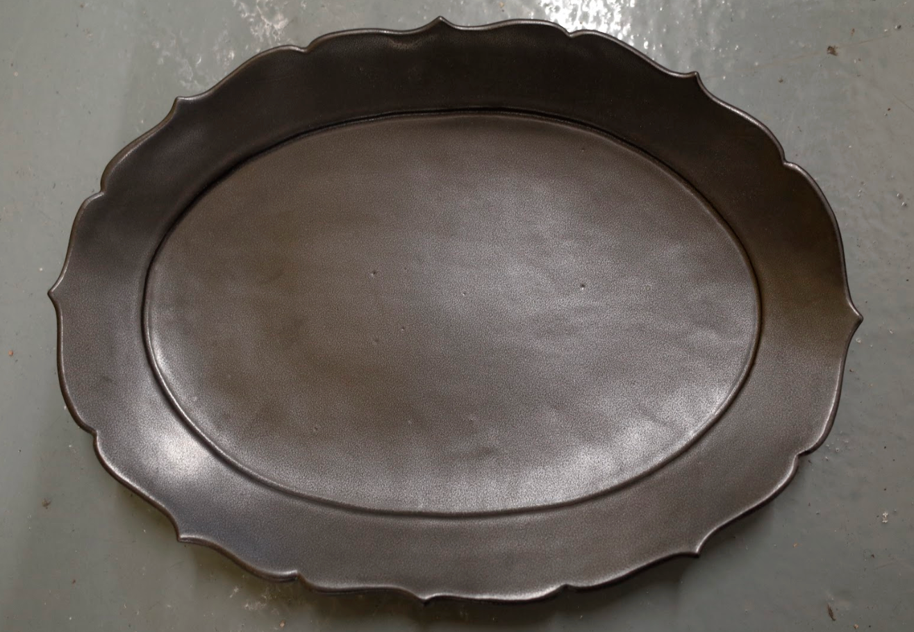 Plat noir oval Kikyo