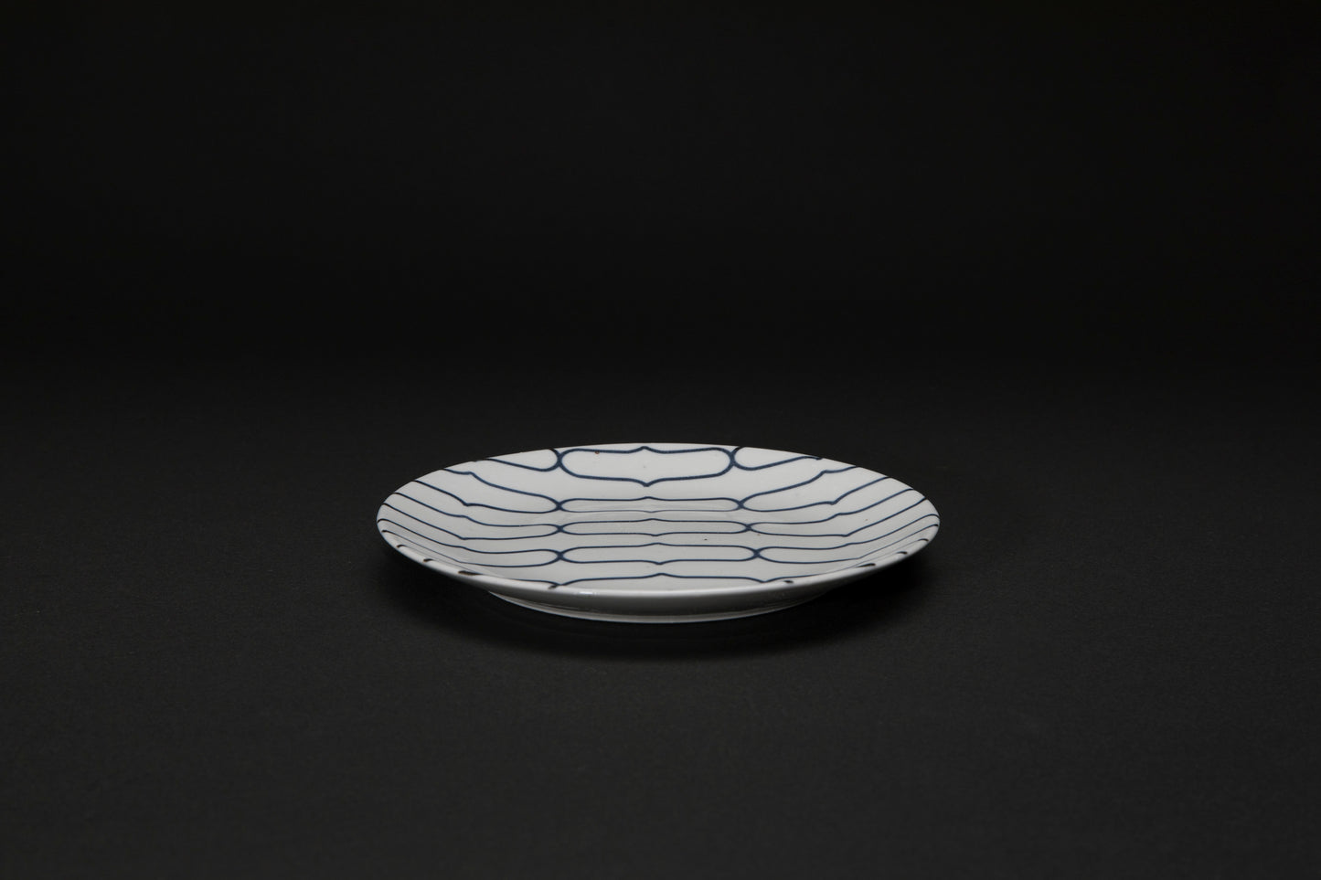 Assiette en porcelaine Aiushimon bleu