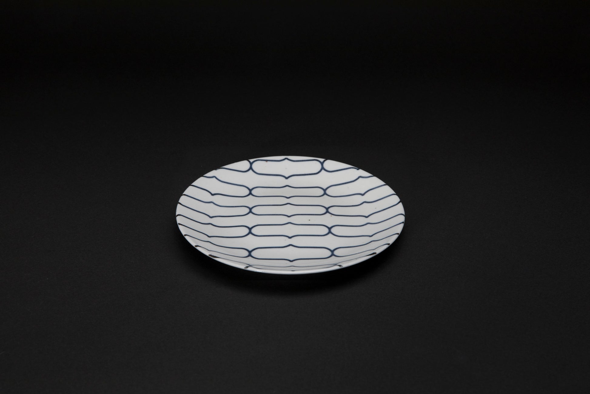 Assiette en porcelaine Aiushimon bleu