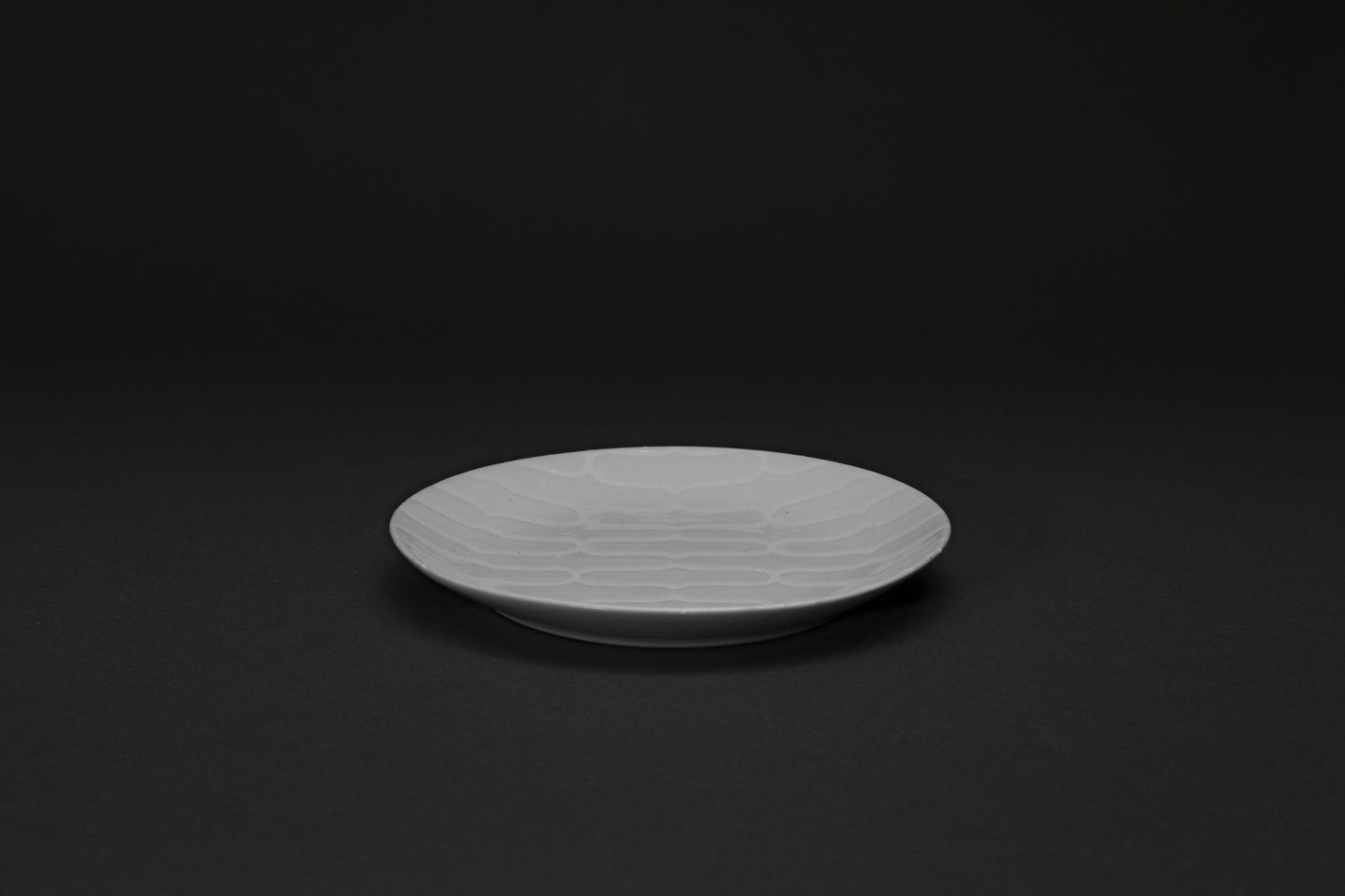 Assiette en porcelaine Aiushimon - Ogata PARIS