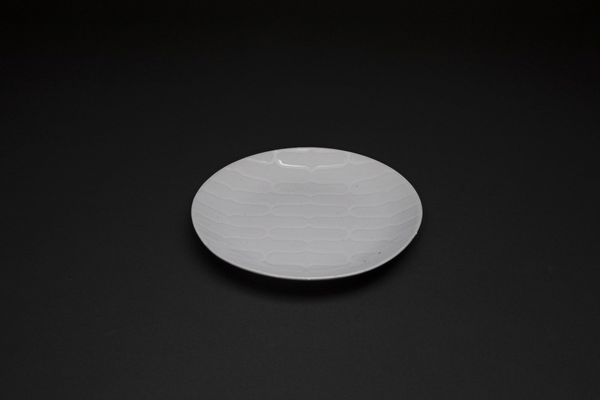 Assiette en porcelaine Aiushimon - Ogata PARIS