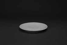 Charger l&#39;image dans la galerie, Assiette en porcelaine Asabamon - Ogata PARIS

