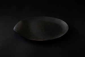 Assiette ronde en papier laquée en noir