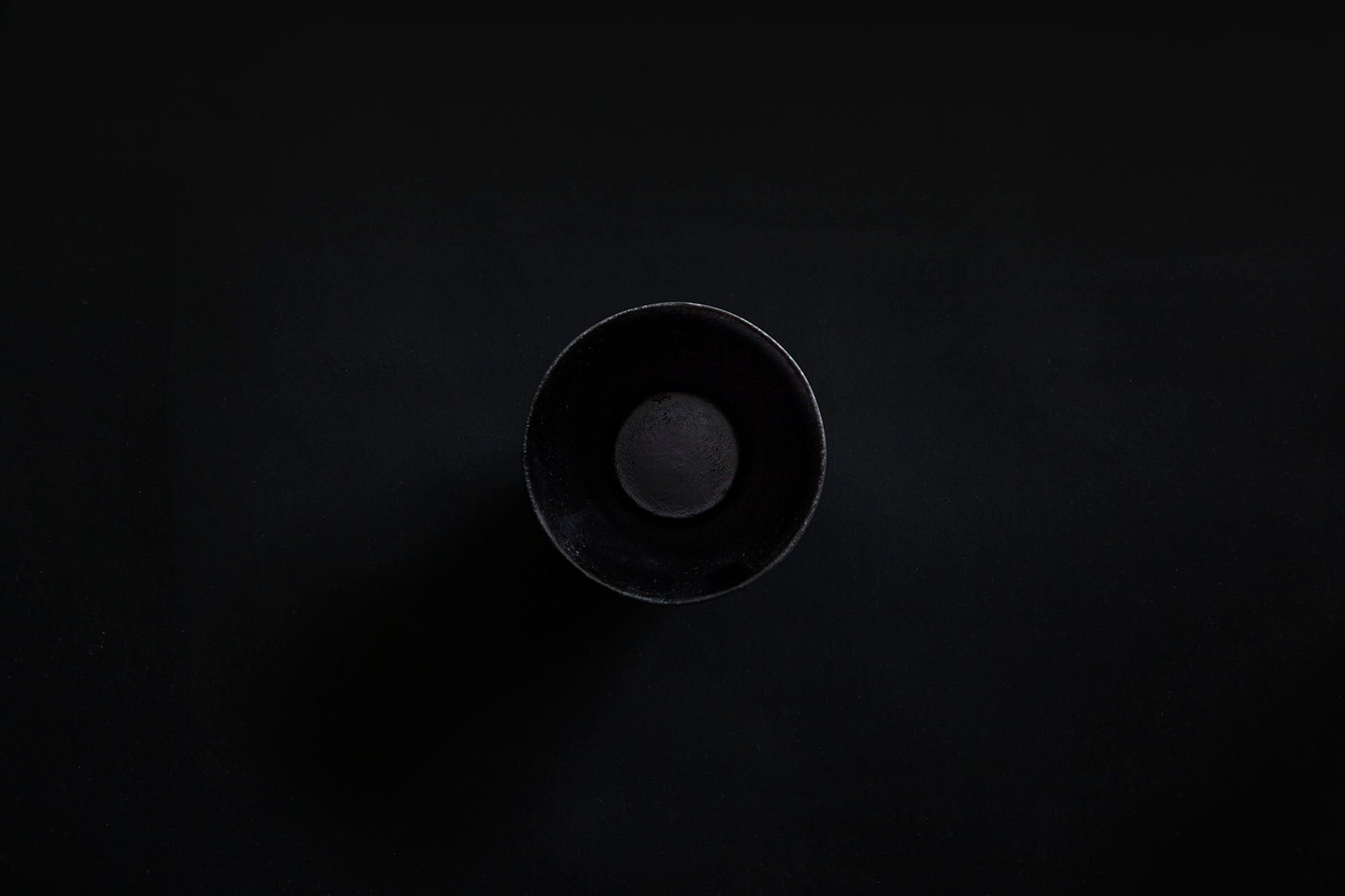 Tumbler en papier laqué en noir