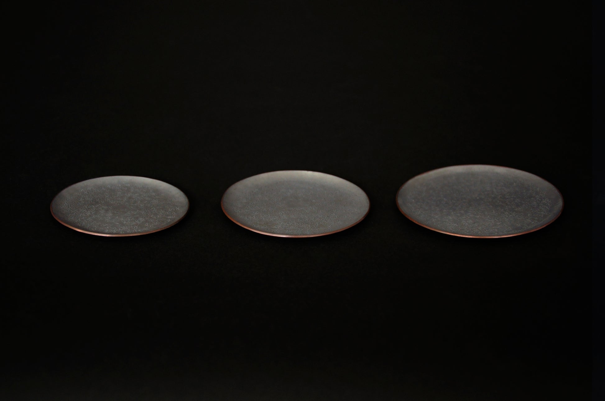 Petite assiette en cuivre - artisanat japonais - Ogata PARIS