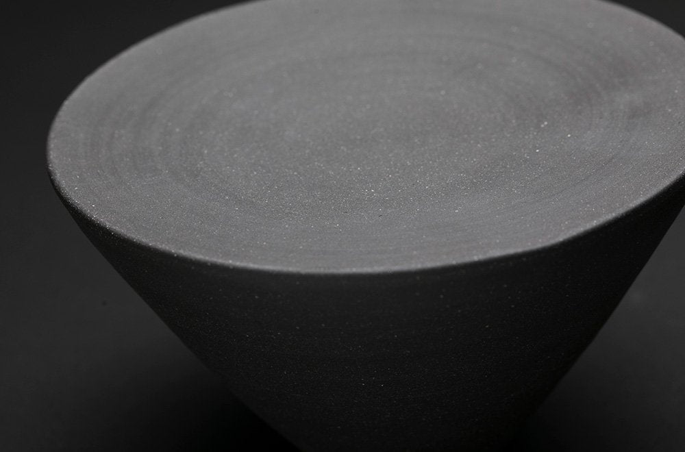 Assiette en forme de cône - artisanat japonais - Ogata PARIS
