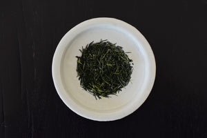 Thé vert japonais gyokuro de Kagoshima - Cultivar Saemidori - Ogata PARIS