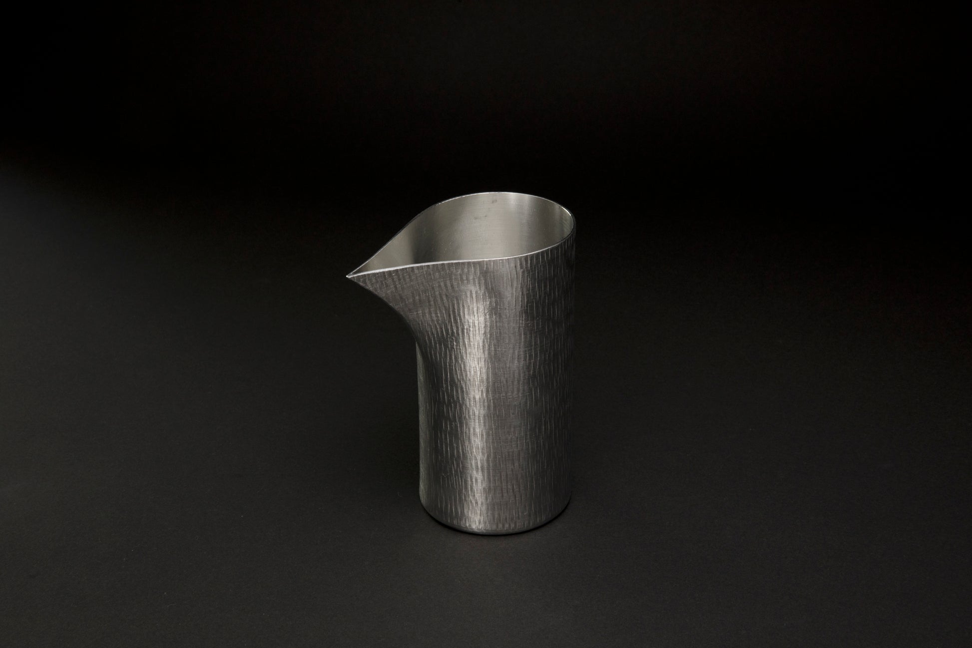 Pichet à saké en étain