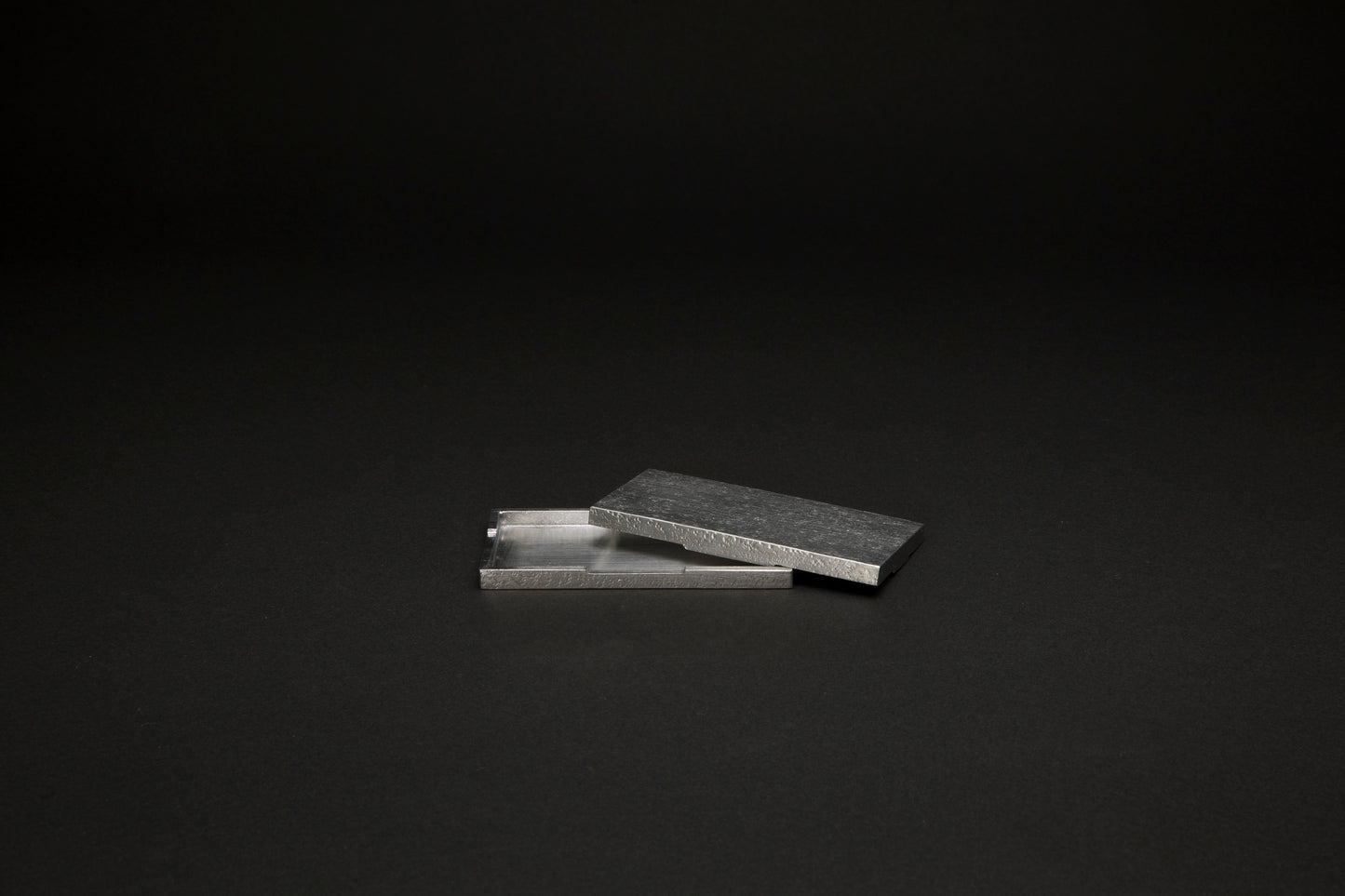 Ètui à cure dents en étain